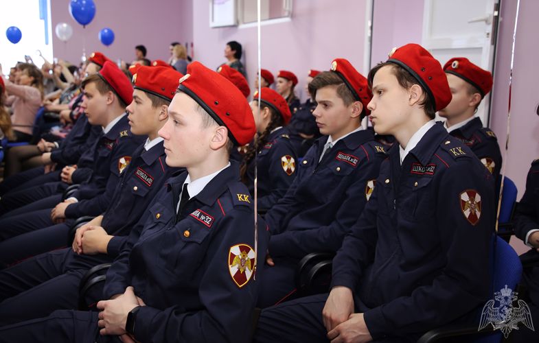 В Мордовии представители Росгвардии приняли участие в церемонии посвящения в кадеты 
