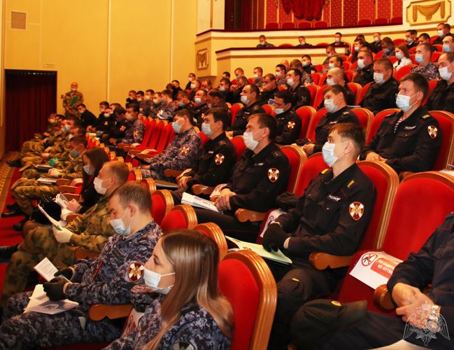 В Саранске личный состав Росгвардии встретился с представителями Госавтоинспекции и наркоконтроля