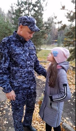 «Дочь сотрудника Росгвардии записала поздравление с Днём отца в стихах»