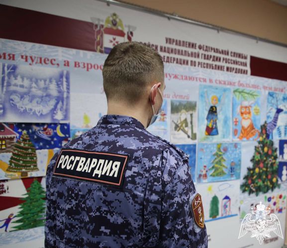 В Управлении Росгвардии по Республике Мордовия проходит выставка детских рисунков