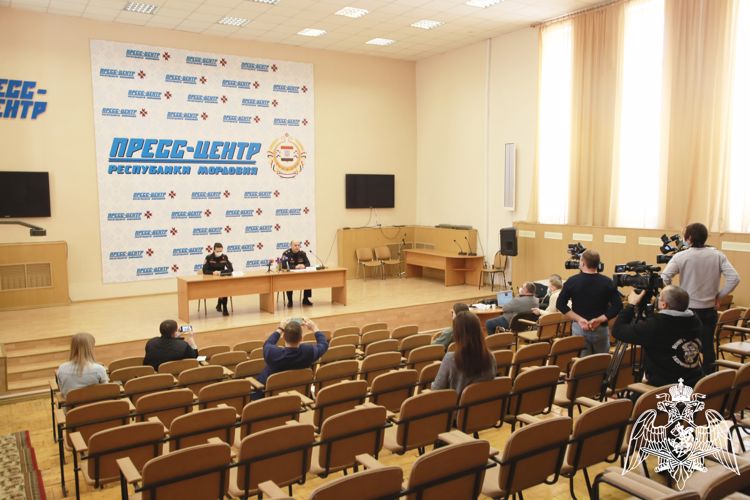 В Саранске начальник ЦЛРР Росгвардии провел брифинг для журналистов