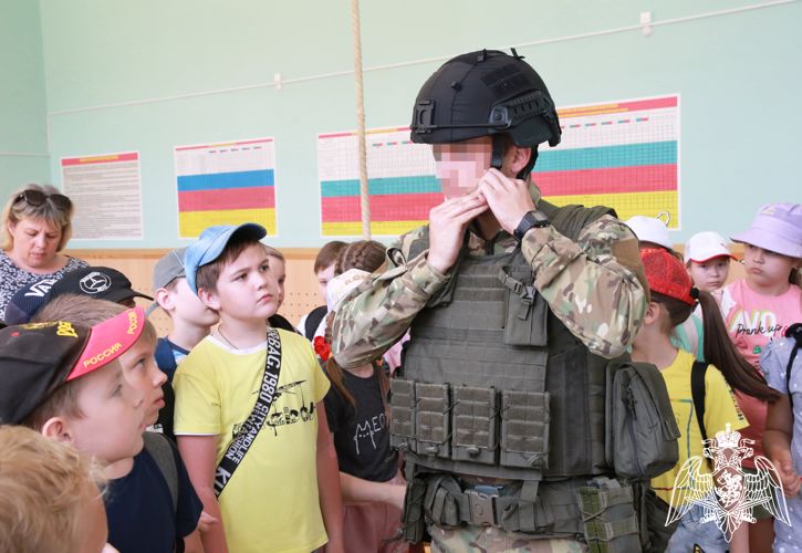 В Мордовии в рамках акции «Каникулы с Росгвардией» школьники побывали в гостях у СОБР «Звезда»