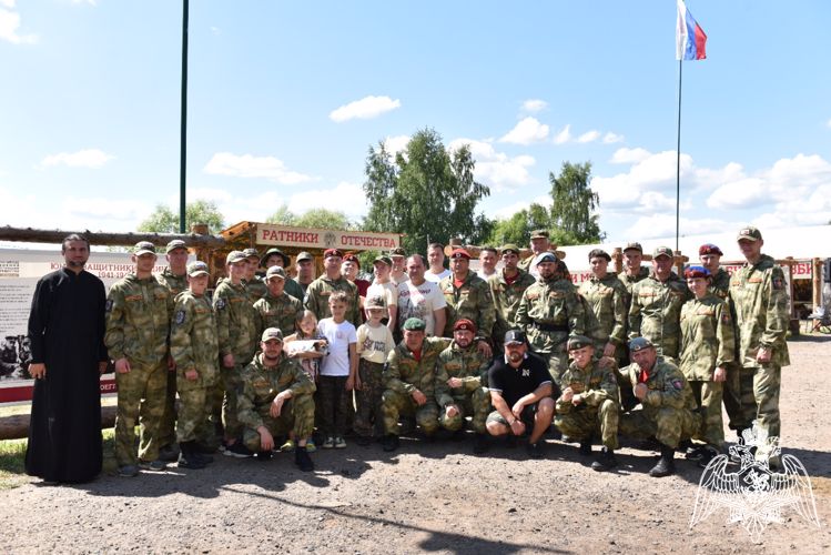 Участникам военно-патриотических сборов «Гвардейская смена. Бородино-2022» вручили свидетельства и почетные грамоты