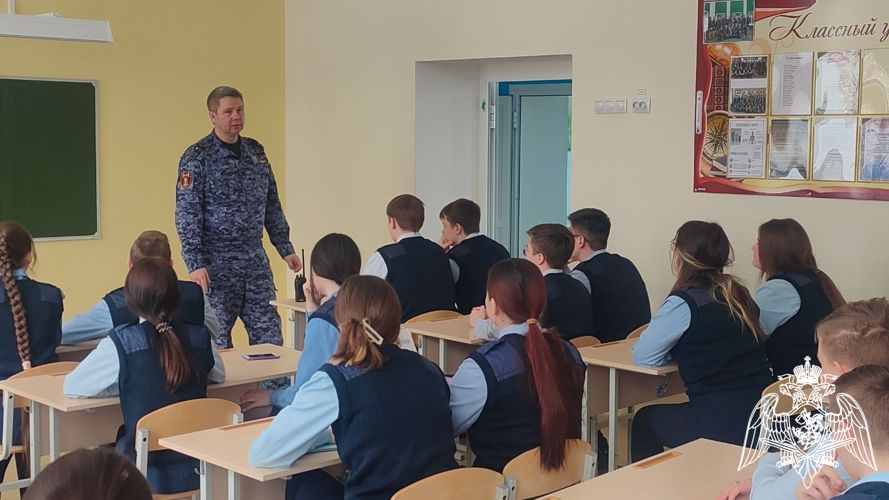В Рузаевке росгвардеец рассказал подрастающему поколению о мужестве и любви к Отчизне