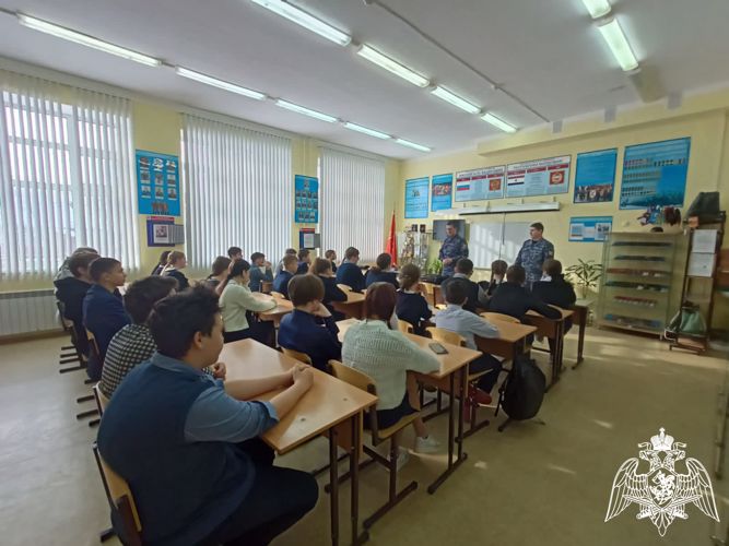 В Мордовии сотрудники Росгвардии провели патриотическое мероприятие для подростков