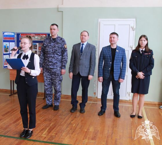 В Мордовии росгвардеец принял участие в открытии городского турнира по баскетболу среди школьников