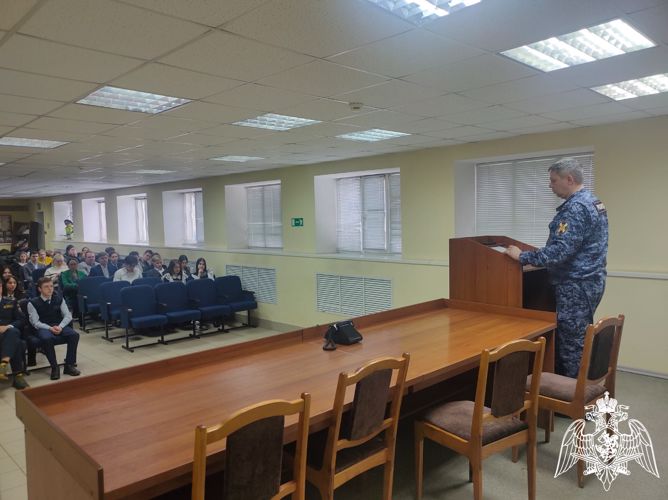 В Рузаевке росгвардеец рассказал подрастающему поколению о мужестве и любви к Отчизне