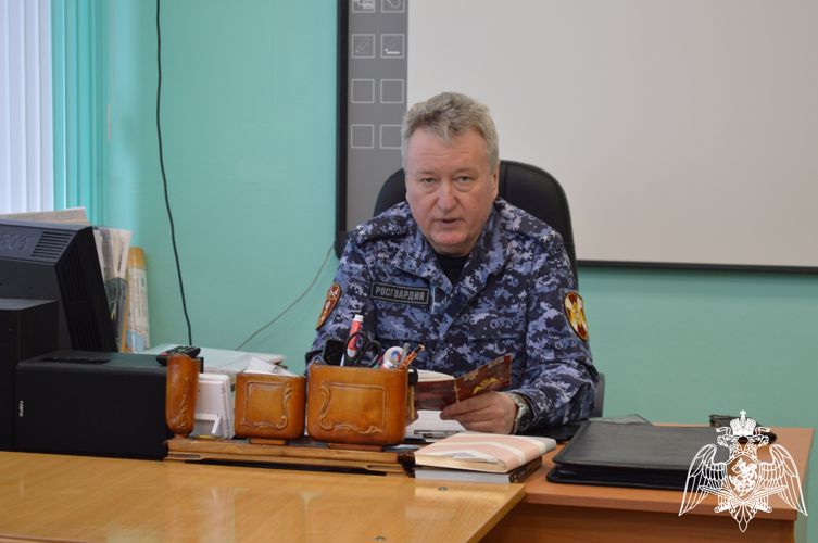 В Мордовии росгвардеец провел урок мужества для темниковских школьников