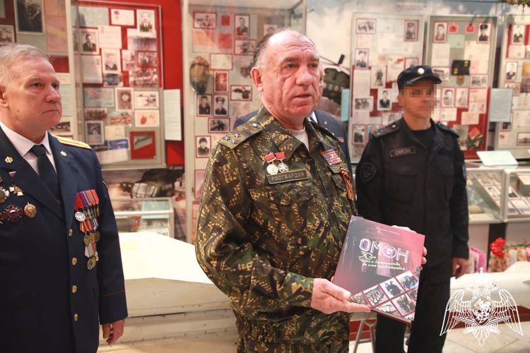В Мордовии ветераны Росгвардии презентовали книгу в честь 30-летия ОМОН