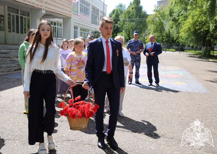 В Мордовии в День памяти и скорби росгвардейцы провели патриотическое мероприятие 
