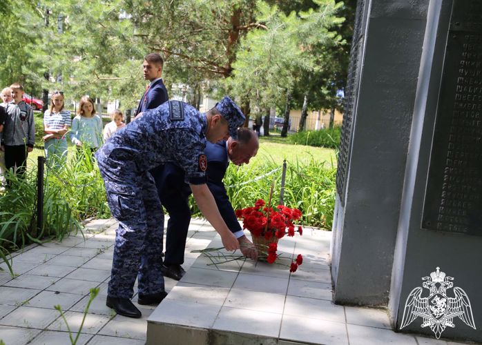 В Мордовии в День памяти и скорби росгвардейцы провели патриотическое мероприятие 