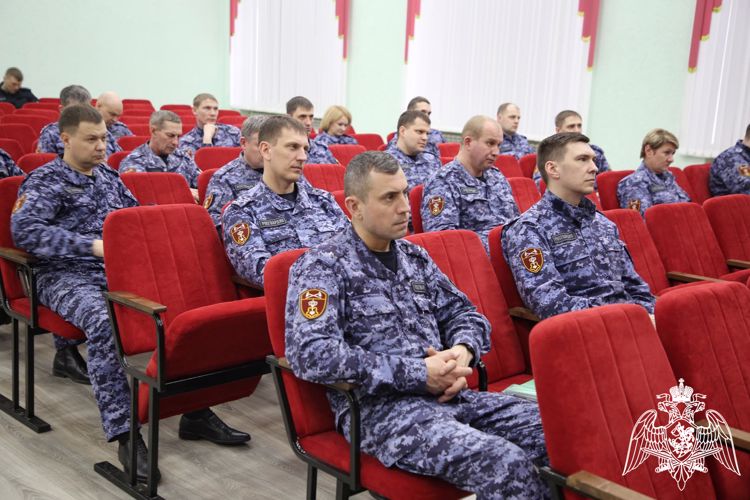 В Саранске лектор Российского общества «Знание» выступил перед росгвардейцами