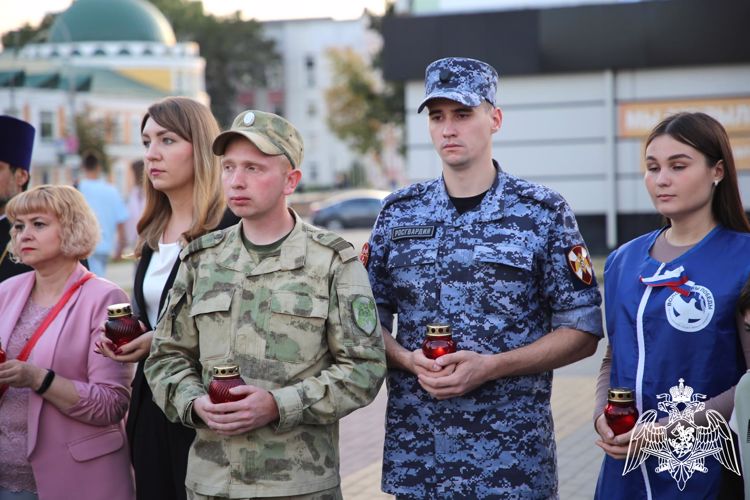 В Мордовии росгвардейцы приняли участие в памятной акции «Сердце Беслана» 