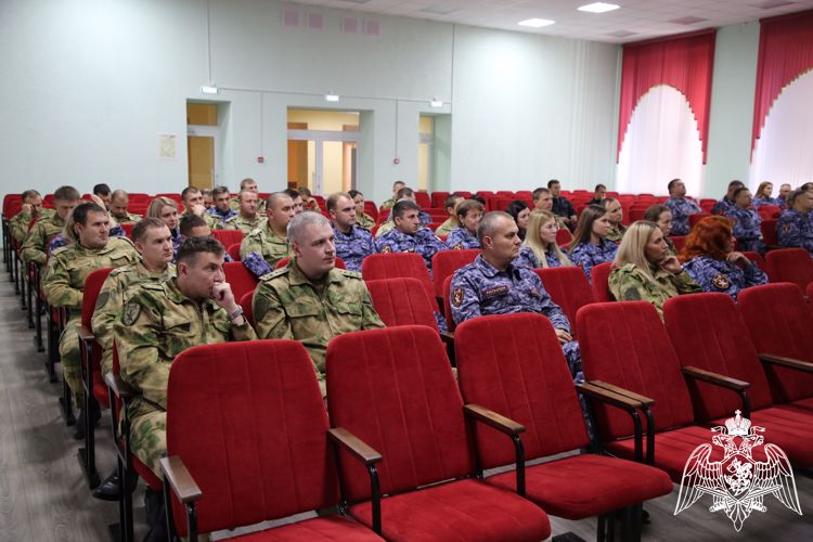 В Саранске лектор Российского общества «Знание» выступил перед росгвардейцами