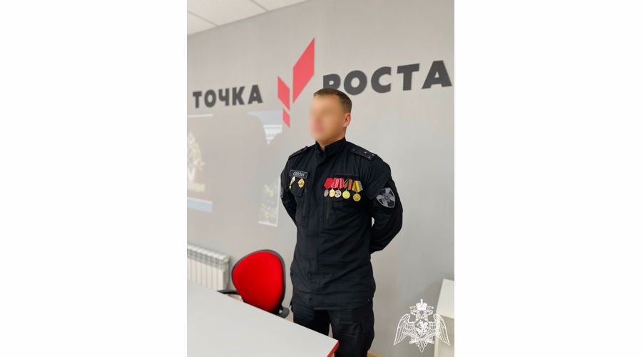 В Рузаевке росгвардеец провел урок мужества для будущих выпускников школы №10