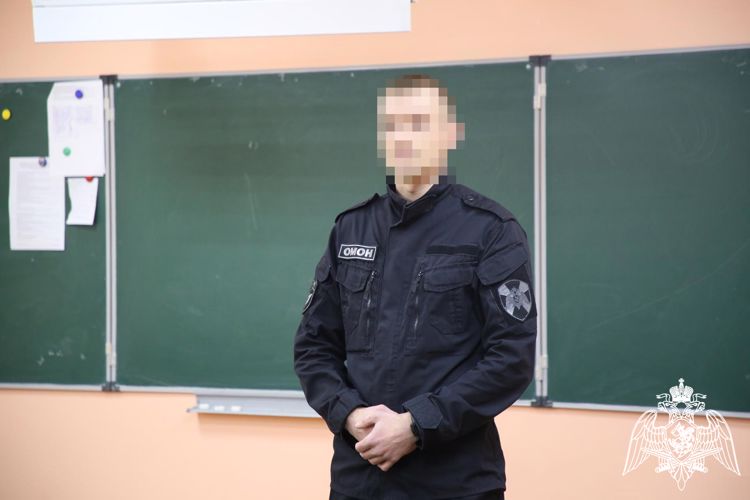 В Мордовии росгвардеец встретился с будущими выпускниками