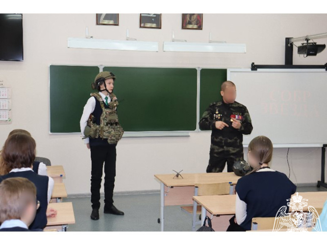 В Мордовии росгвардеец побывал в гостях у лицеистов 