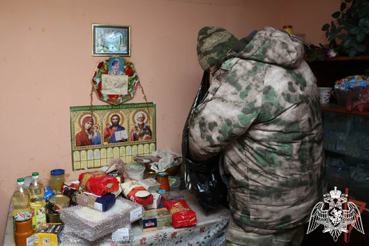 В преддверии Нового года росгвардейцы оказали адресную помощь в ДНР 