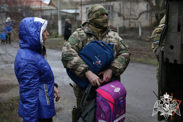 В преддверии Нового года росгвардейцы оказали адресную помощь в ДНР 