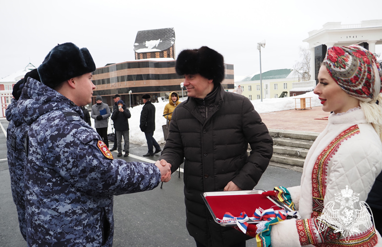 Сотрудникам Управления Росгвардии по Республике Мордовия вручили ключи от нового служебного автотранспорта