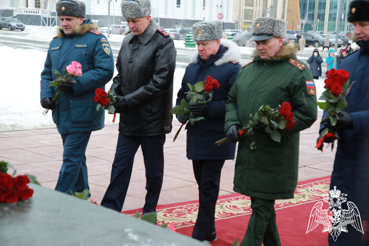 Руководитель Управления Росгвардии по Республике Мордовия принял участие в мемориальном мероприятии, посвященном Дню героев Отечества
