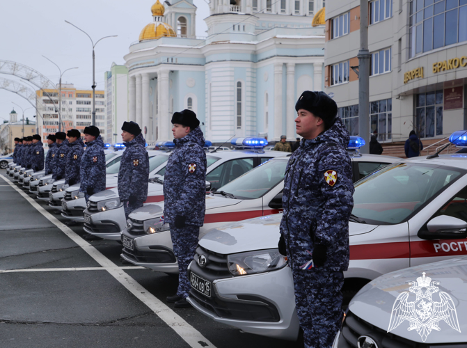 Сотрудникам Управления Росгвардии по Республике Мордовия вручили ключи от нового служебного автотранспорта