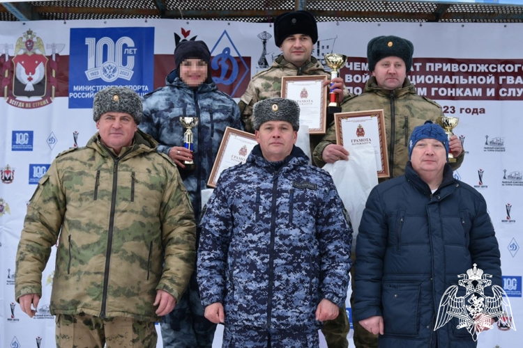 Росгвардейцы из Мордовии успешно выступили на чемпионате Приволжского округа Росгвардии по лыжным гонкам и служебному двоеборью