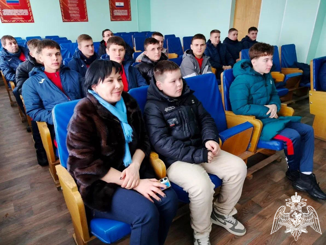В Мордовии футбольные таланты побывали в гостях на базе ОМОН «Аркуда» Росгвардии 