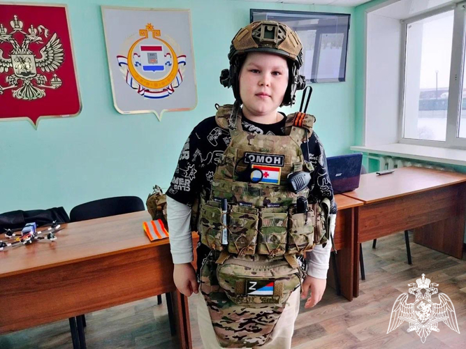 В Мордовии футбольные таланты побывали в гостях на базе ОМОН «Аркуда» Росгвардии 