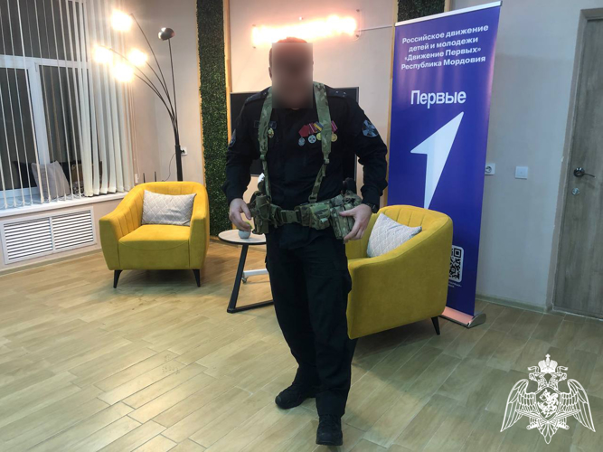 В Рузаевке сотрудник спецназа Росгвардии провел урок мужества 