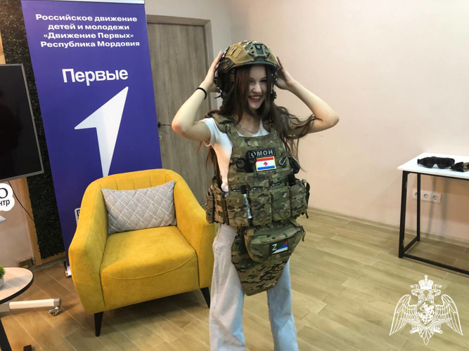В Рузаевке сотрудник спецназа Росгвардии провел урок мужества 