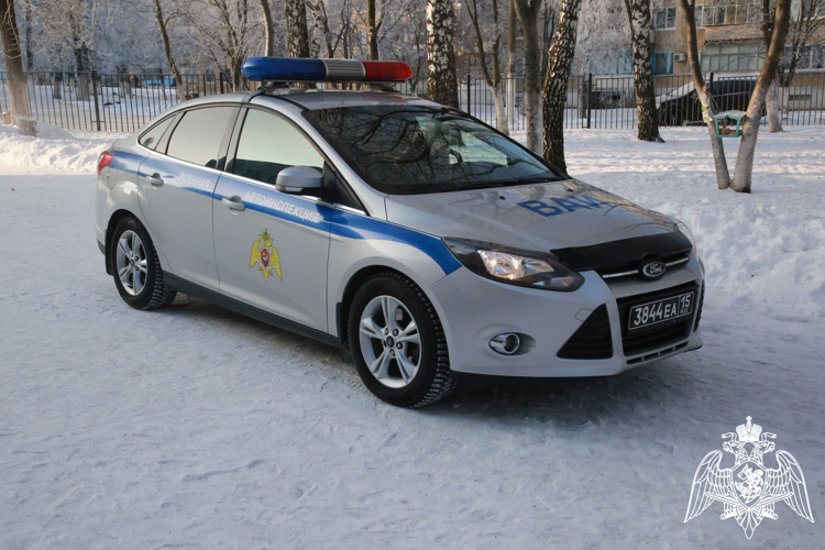 В Мордовии автоинспектор Росгвардии встретился с подшефными кадетами