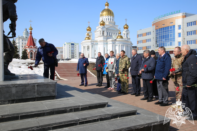 В Саранске офицеры Росгвардии приняли участие в открытии первенства по армспорту