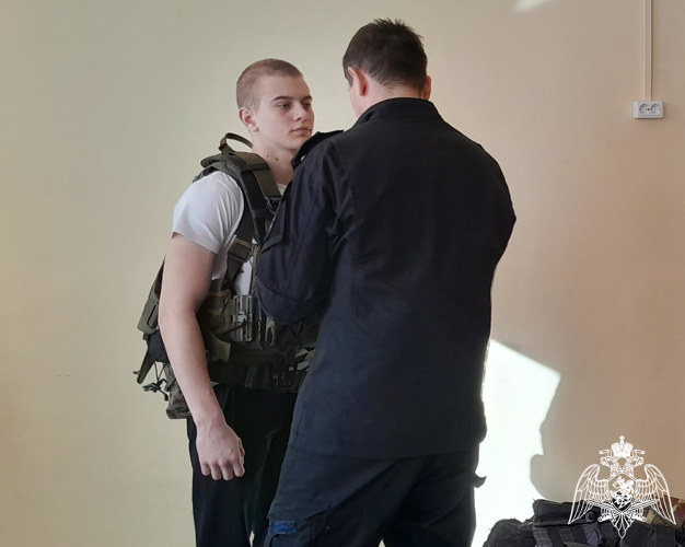 В Мордовии боец спецназа Росгвардии провел урок мужества 