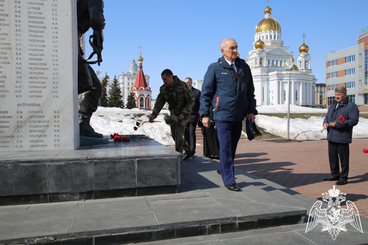 В Саранске офицеры Росгвардии приняли участие в открытии первенства по армспорту