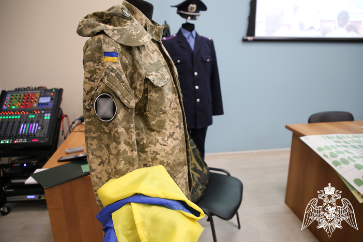 В Мордовии росгвардейцы передали в музей  экспонаты, найденные в зоне СВО