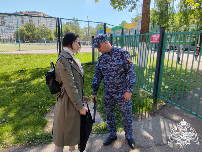 В Мордовии росгвардейцы приняли участие в обеспечении общественного порядка школьного праздника «Последний звонок»