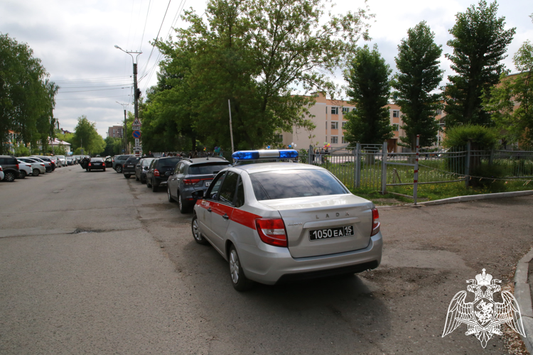 В Мордовии росгвардейцы приняли участие в обеспечении общественного порядка школьного праздника «Последний звонок»