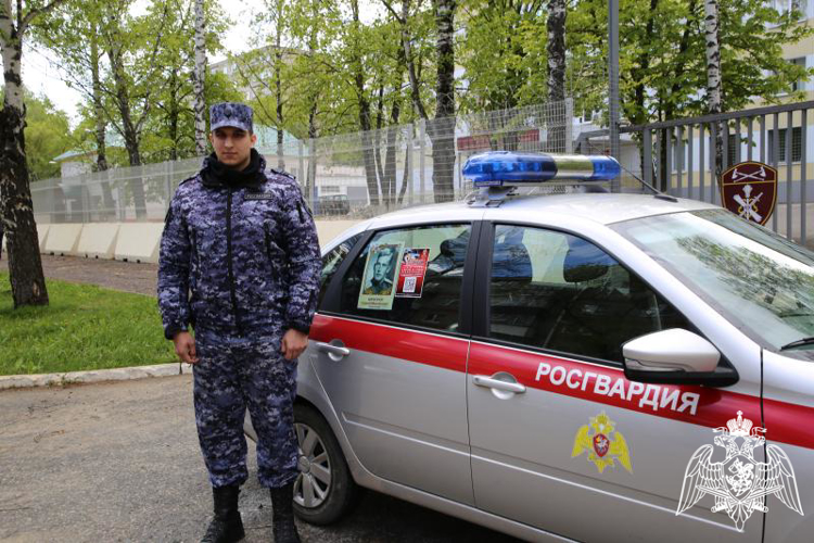 В Мордовии росгвардейцы поддержали всероссийскую патриотическую акцию «Бессмертный автополк»