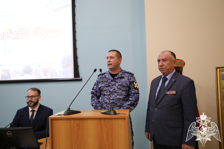 В Мордовии росгвардейцы передали в музей  экспонаты, найденные в зоне СВО