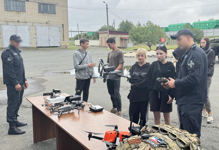 В Мордовии ребята отдыхающие в детском лагере «Солнечный» побывали в гостях у спецназа Росгвардии 