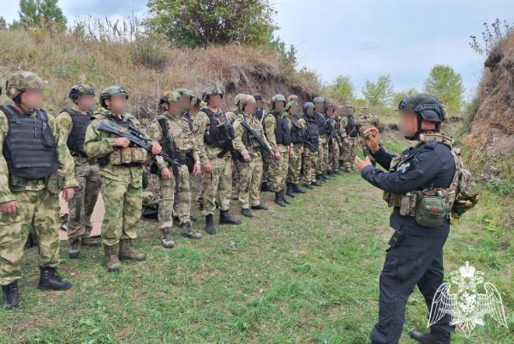В Мордовии бойцы ОМОН Росгвардии тренировались в боевом гранатометании