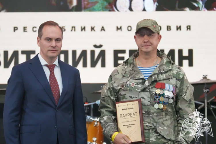Ветеранов Росгвардии наградили в рамках фестиваля «Время героев» 
