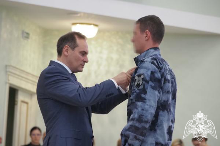 Глава Мордовии вручил государственные награды сотрудникам спецназа Росгвардии 