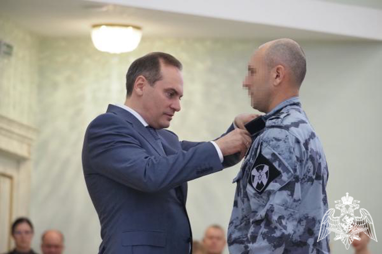 Глава Мордовии вручил государственные награды сотрудникам спецназа Росгвардии 