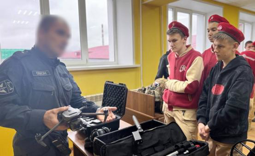 В Мордовии спецназ Росгвардии провел экскурсию для юнармейцев