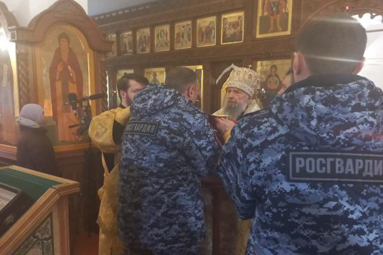 В Мордовии личный состав Росгвардии принял участие в молебне, приуроченном к празднику Казанской иконы Божией Матери