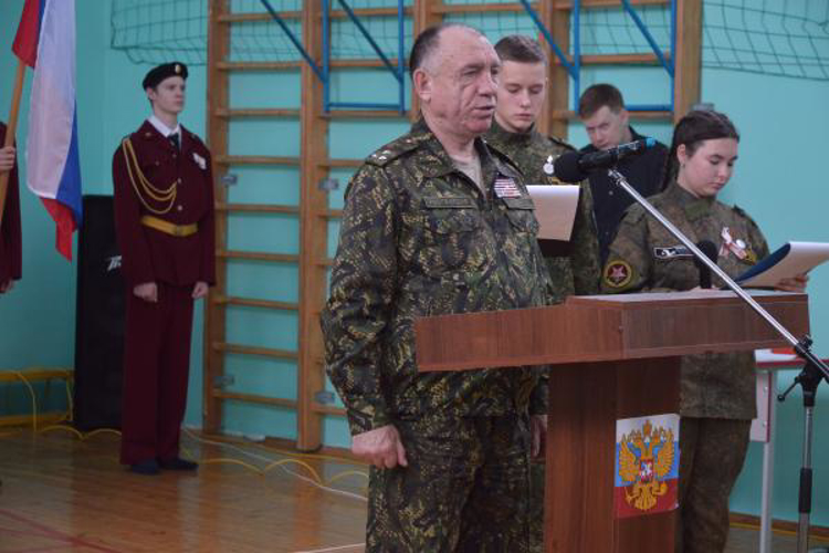 В Мордовии представители Росгвардии вручили медали и удостоверения подшефным кадетам «Гвардейской смены»
