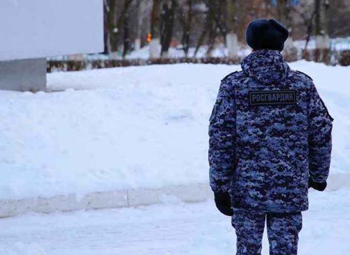 Росгвардейцы выявили похитителя спиртного, находящегося в розыске 
