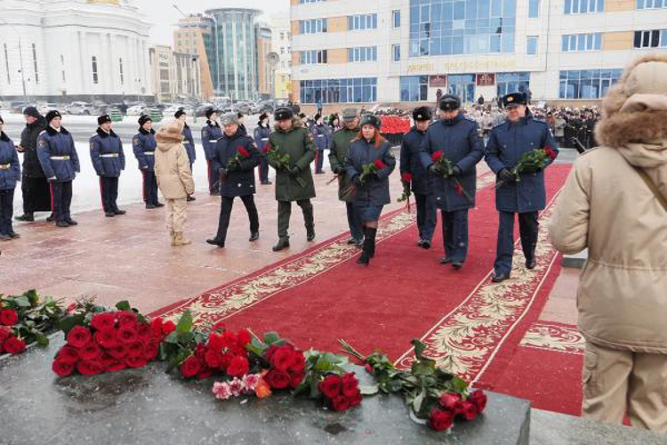 В Мордовии начальник Управления Росгвардии принял участие в церемонии возложения цветов в память о воинах России